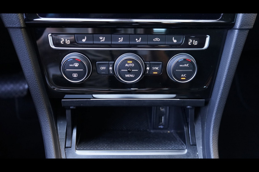 Volkswagen Golf 7.5 1.5 TSI R-Line ACC|ALCANTARA|CLIMA|DYNAUDIO|FULL LED|NAVIGATIE|STOELVERWARMING