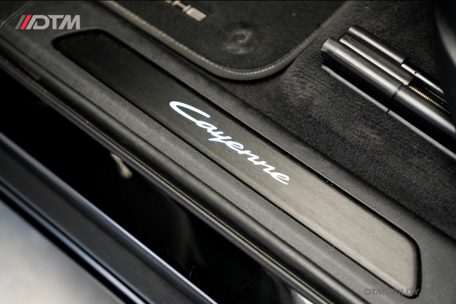 Porsche Cayenne Coupé 3.0 E-Hybrid Black Edition | Sportdesign | Trekhaak