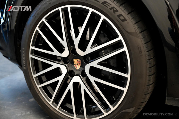 Porsche Cayenne Coupé 3.0 E-Hybrid Black Edition | Sportdesign | Trekhaak