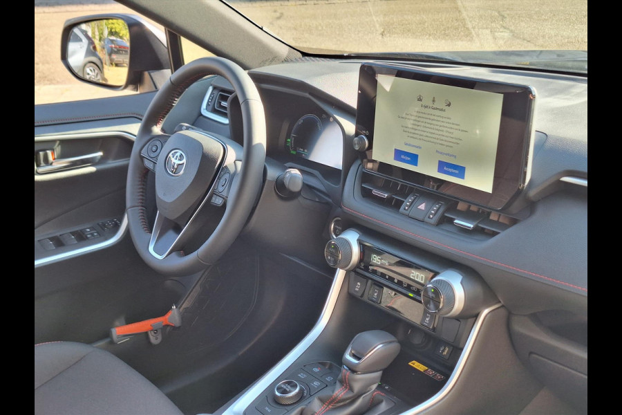 Toyota RAV4 Plug-in Hybrid 300 AWD Style | Head up display, December 2025, Dodehoekherkenning, Parkeersensoren, Stoel + Stuurverwarming