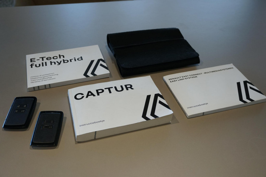 Renault Captur 1.6 E-Tech full hybrid 145 techno + CAMERA / APPLE CARPLAY / LED