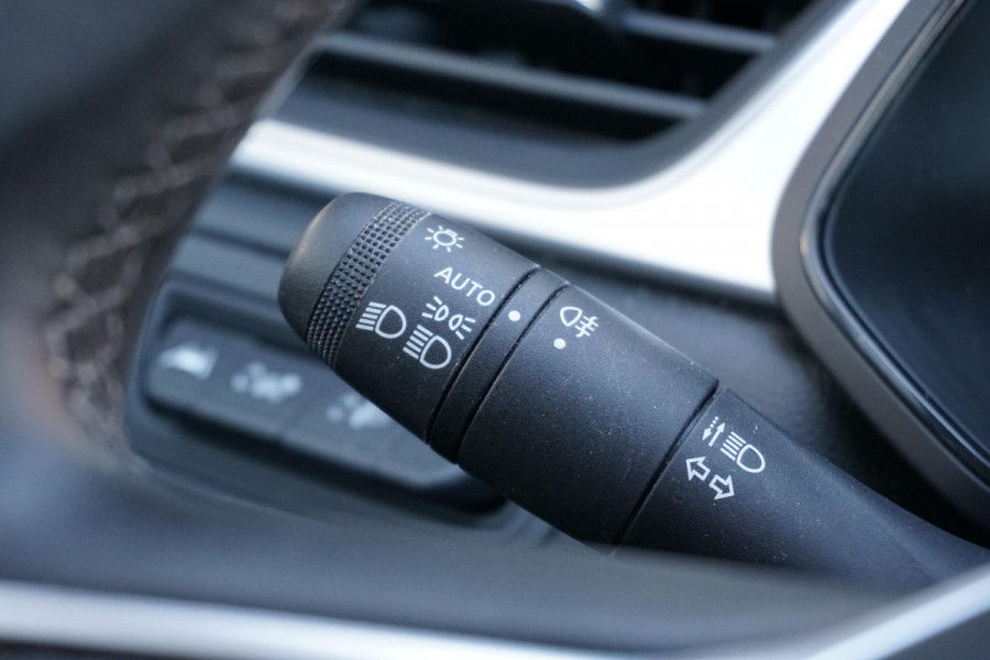 Renault Captur 1.6 E-Tech full hybrid 145 techno + CAMERA / APPLE CARPLAY / LED