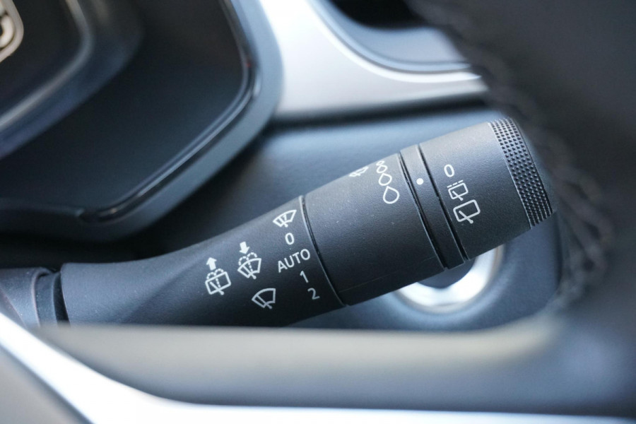 Renault Captur 1.6 E-Tech full hybrid 145 techno + CAMERA / APPLE CARPLAY / LED
