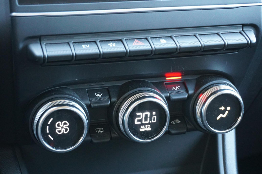 Renault Captur 1.6 E-Tech full hybrid 145 techno + CAMERA / APPLE CARPLAY / LED