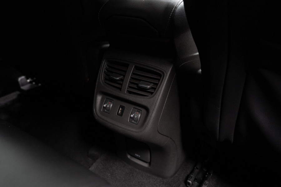 Opel Grandland X 1.2 Turbo Aut. Leer Navi Camera PDC Climate Stoelverwarming voor en achter Stuurverwarming Carplay Cruise LM velgen