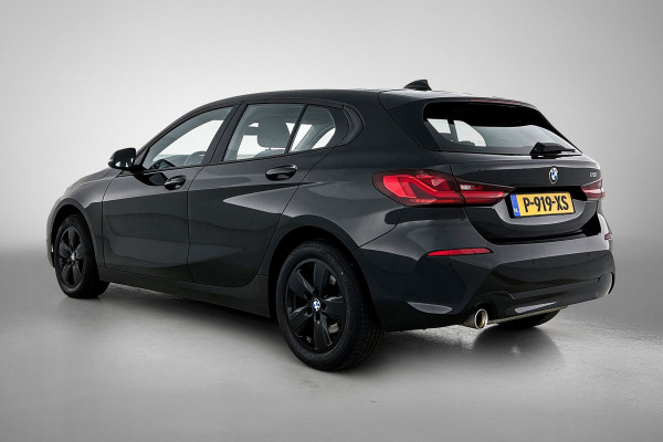 BMW 1-serie 118i Business Edition (NAVIGATIE, CARPLAY, PDC, LED, DEALER ONDERHOUDEN, 1e EIGENAAR)