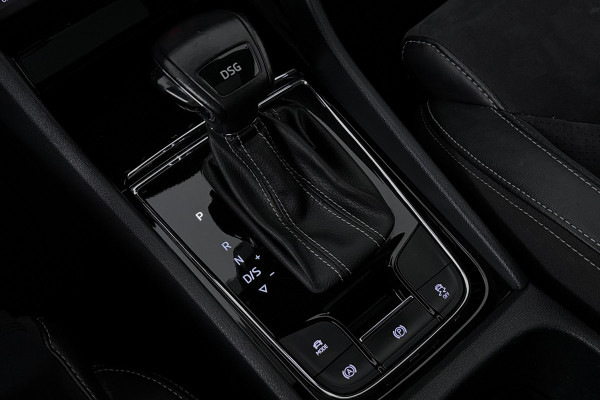 Škoda Kodiaq 1.5 TSI Business Edition Plus 7p. (PANORAMADAK, TREKHAAK WEGKLAPBAAR, STUUR-/STOELVERWARMING, CAMERA, MASSAGE STOELEN