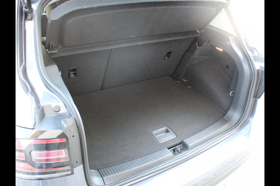 Volkswagen T-Cross 1.0 TSI Style | APPLE CARPLAY / ANDROID AUTO | ADAPTIEVE CRUISE CONTROL |