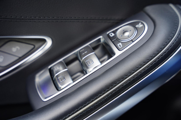 Mercedes-Benz S-Klasse 63 AMG Cabriolet 4-Matic / Nachtzicht / Burmester