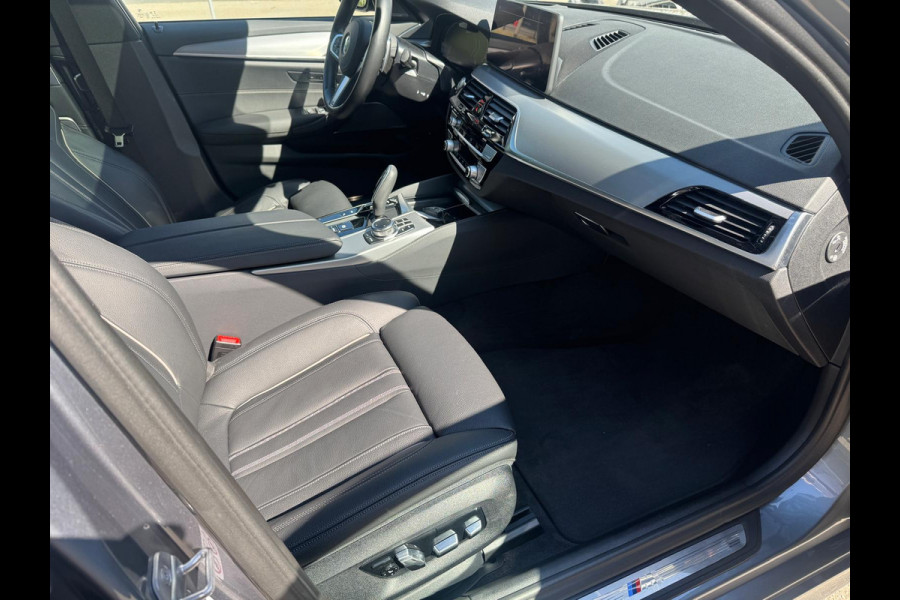 BMW 5 Serie Touring 530e M Sport | Soft Close | Head-Up | Comfort | Harman/Kardon | Panoramdak