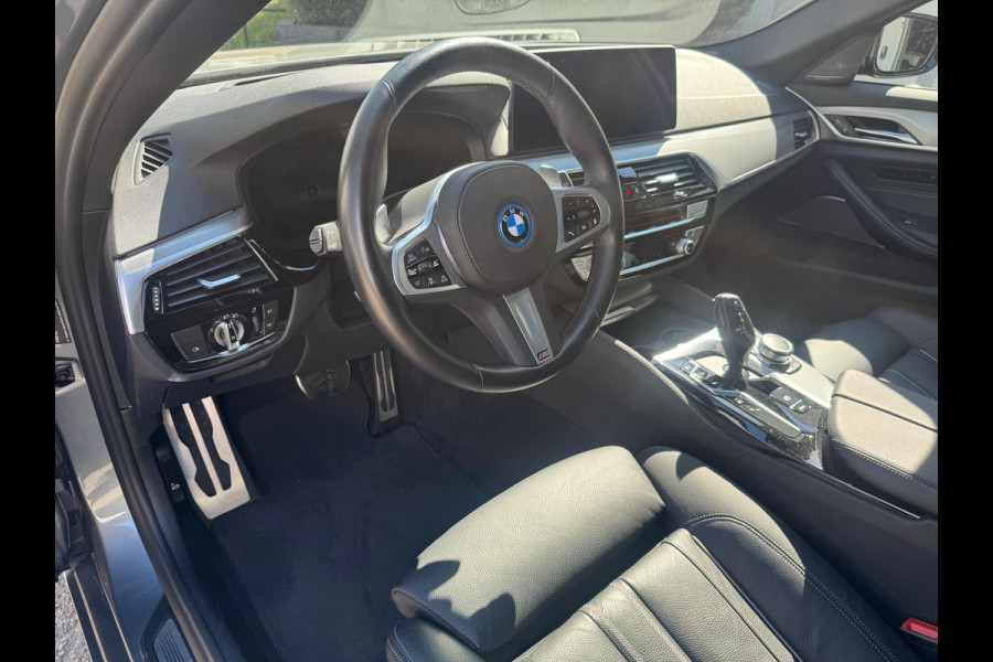 BMW 5 Serie Touring 530e M Sport | Soft Close | Head-Up | Comfort | Harman/Kardon | Panoramdak
