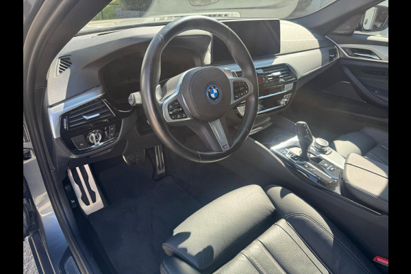 BMW 5 Serie Touring 530e M Sport | Soft Close | Head-Up | Comfort | Harman/Kardon | Panoramdak