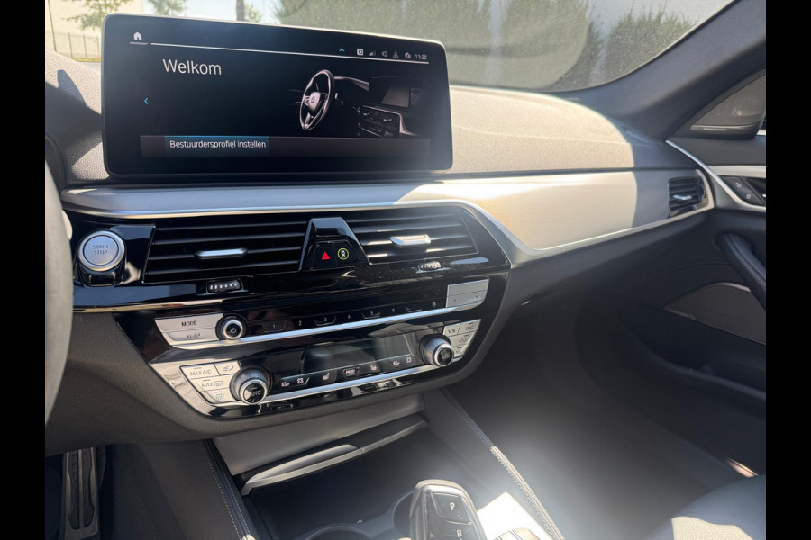 BMW 5 Serie Touring 530e M Sport | Soft Close | Head-Up | Comfort | Harman/Kardon | Panoramdak