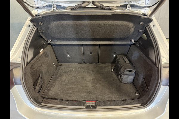 Mercedes-Benz B-Klasse 250 e 18''/Sfeerverlichting/Navigatie/Camera/DAB/PDC v+a/Stoelverwarming/Apple Carplay & Android Auto