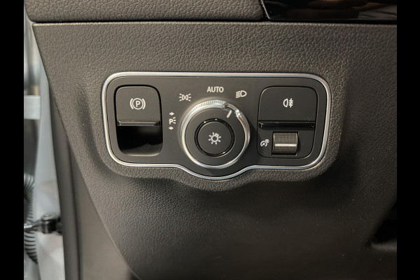 Mercedes-Benz B-Klasse 250 e 18''/Sfeerverlichting/Navigatie/Camera/DAB/PDC v+a/Stoelverwarming/Apple Carplay & Android Auto