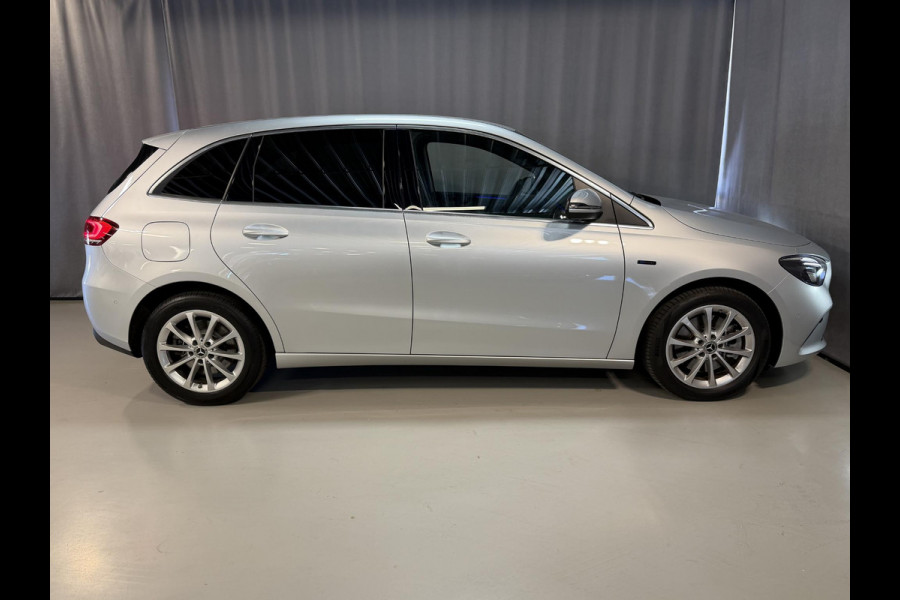 Mercedes-Benz B-Klasse 250 e 18''/Sfeerverlichting/Navigatie/Camera/DAB/PDC v+a/Stoelverwarming/Apple Carplay & Android Auto