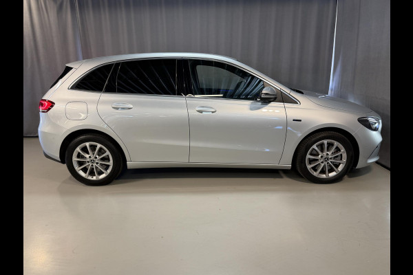 Mercedes-Benz B-Klasse 250 e 18''/Sfeerverlichting/Navigatie/Camera/DAB/PDC v+a/Stoelverwarming/Apple Carplay & Android Auto