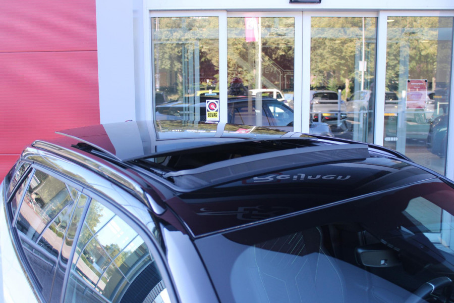 Peugeot e-2008 EV GT PACK 156PK 54 kWh | PANORAMISCH SCHUIF/KANTEL DAK | ALCANTARA EXECUTIVE INTERIOR INCL. VERWARMBARE VOORSTOELEN EN ELEKTRISCH VERSTELBARE BESTUURDERSSTOEL MET MASSAGE FUNCTIE | 18" LICHTMETALEN VELGEN "EVISSA" | VISION NAVIGATION & DRIVE ASSIST PLUS PACK: NAVIGATIE/DRAADLOZE TELEFOONLADER/ADAPTIVE CRUISE CONTROL MET LANE KEEPING & POSITIONING ASSIST INCL. STOP & GO FUNCTIE/HD-CAMERA VOOR/PASSIEVE DODEHOEKBEWAKING EN INSTAPVERLICHTING | WINTERPACK: STOELVERWARMING | WARMTEPOMP! | DRAADLOZE APPLE CARPLAY/ANDROID AUTO | FULL LED KOPLAMPEN | ACHTERUITRIJ CAMERA | PARK