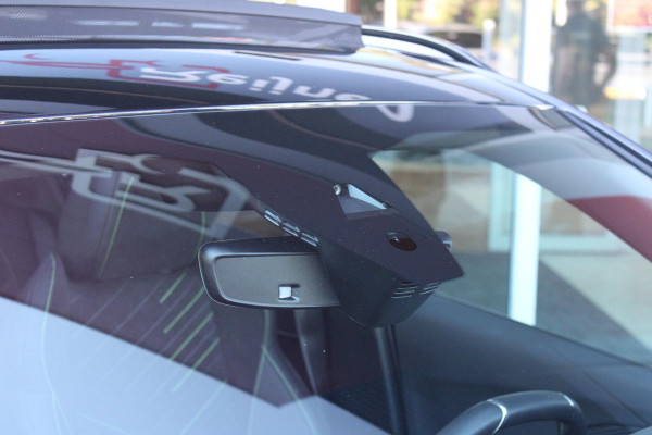 Peugeot e-2008 EV GT PACK 156PK 54 kWh | PANORAMISCH SCHUIF/KANTEL DAK | ALCANTARA EXECUTIVE INTERIOR INCL. VERWARMBARE VOORSTOELEN EN ELEKTRISCH VERSTELBARE BESTUURDERSSTOEL MET MASSAGE FUNCTIE | 18" LICHTMETALEN VELGEN "EVISSA" | VISION NAVIGATION & DRIVE ASSIST PLUS PACK: NAVIGATIE/DRAADLOZE TELEFOONLADER/ADAPTIVE CRUISE CONTROL MET LANE KEEPING & POSITIONING ASSIST INCL. STOP & GO FUNCTIE/HD-CAMERA VOOR/PASSIEVE DODEHOEKBEWAKING EN INSTAPVERLICHTING | WINTERPACK: STOELVERWARMING | WARMTEPOMP! | DRAADLOZE APPLE CARPLAY/ANDROID AUTO | FULL LED KOPLAMPEN | ACHTERUITRIJ CAMERA | PARK