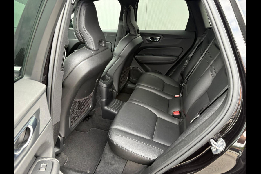 Volvo XC60 2.0 T8 Twin Engine AWD Inscription Pano-dak/Trekhaak/Luchtvering/Stoelverwarming