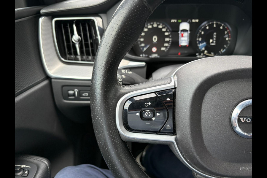 Volvo XC60 2.0 T8 Twin Engine AWD Inscription Pano-dak/Trekhaak/Luchtvering/Stoelverwarming