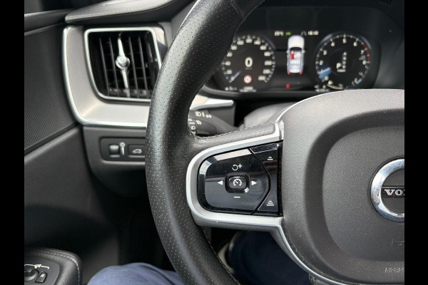 Volvo XC60 2.0 T8 Twin Engine AWD Inscription Pano-dak/Trekhaak/Luchtvering/Stoelverwarming