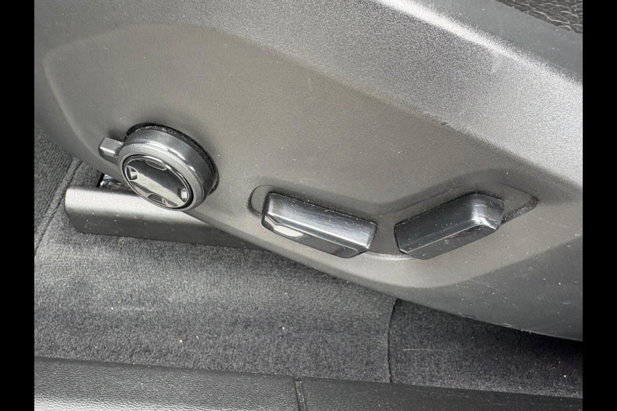 Volvo XC60 2.0 T8 Twin Engine AWD Inscription Pano-dak/Trekhaak/Luchtvering/Stoelverwarming