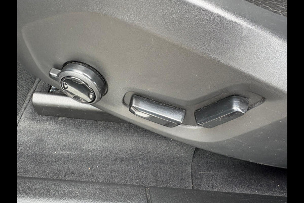 Volvo XC60 2.0 T8 Twin Engine AWD Inscription Pano-dak/Trekhaak/Luchtvering/Stoelverwarming