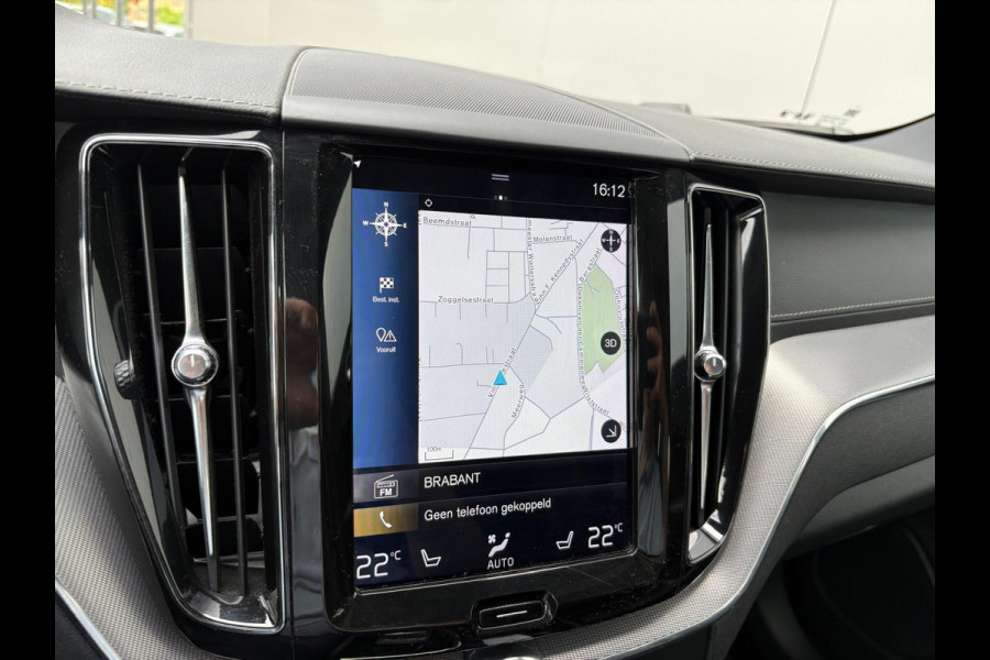 Volvo XC60 2.0 T8 Twin Engine AWD Inscription Pano-dak/Trekhaak/Luchtvering/Stoelverwarming