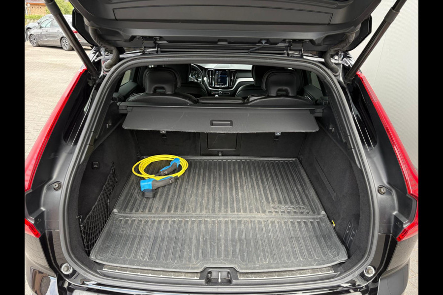 Volvo XC60 2.0 T8 Twin Engine AWD Inscription Pano-dak/Trekhaak/Luchtvering/Stoelverwarming
