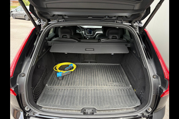 Volvo XC60 2.0 T8 Twin Engine AWD Inscription Pano-dak/Trekhaak/Luchtvering/Stoelverwarming
