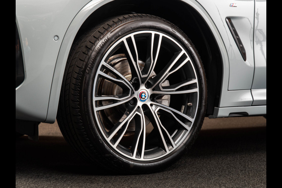 BMW X4 xDrive20i M-SPORT | PANO | H/K | 21"