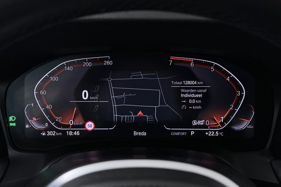 BMW 3-serie 320i High Executive Edition (STOELVERWARMING, CAMERA, PDC, SFEERVERLICHTING, TREKHAAK AFNEEMBAAR, DEALER ONDERHOUDEN)