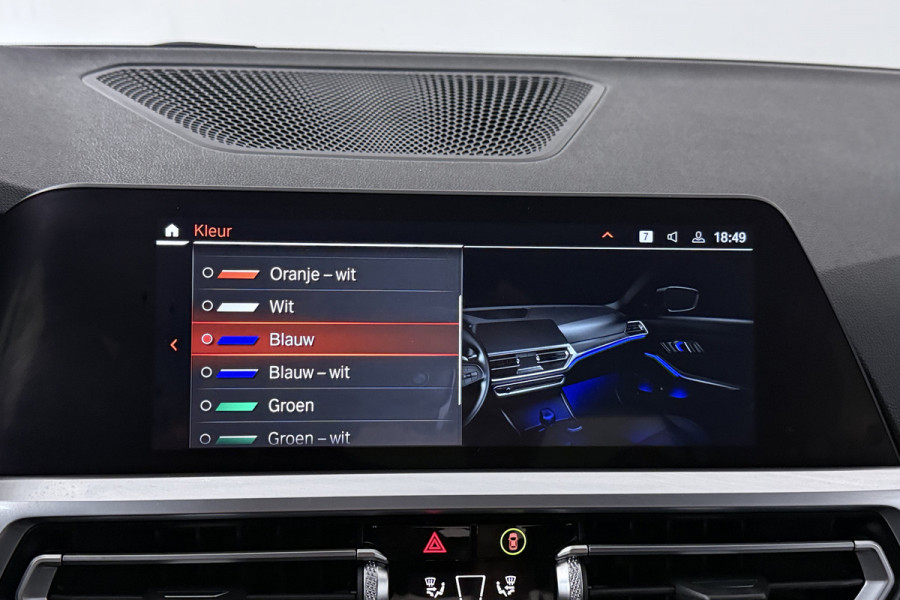 BMW 3-serie 320i High Executive Edition (STOELVERWARMING, CAMERA, PDC, SFEERVERLICHTING, TREKHAAK AFNEEMBAAR, DEALER ONDERHOUDEN)
