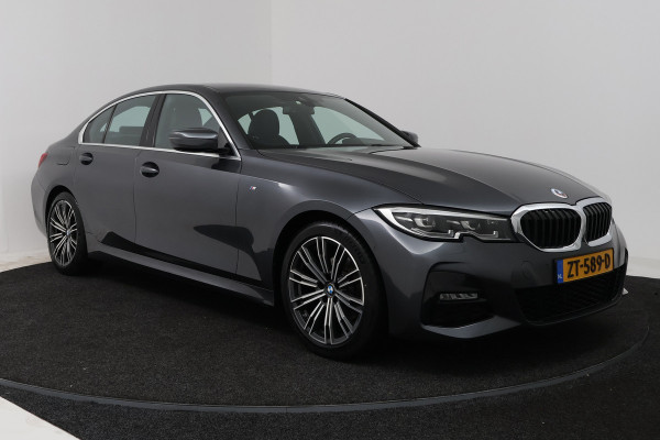 BMW 3-serie 320i High Executive Edition (STOELVERWARMING, CAMERA, PDC, SFEERVERLICHTING, TREKHAAK AFNEEMBAAR, DEALER ONDERHOUDEN)