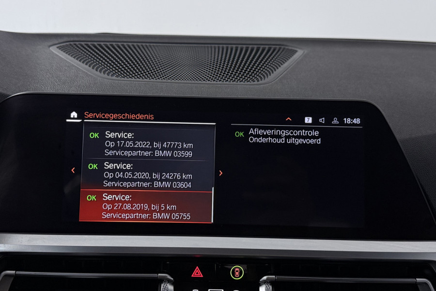BMW 3-serie 320i High Executive Edition (STOELVERWARMING, CAMERA, PDC, SFEERVERLICHTING, TREKHAAK AFNEEMBAAR, DEALER ONDERHOUDEN)
