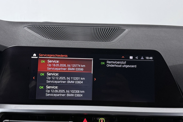 BMW 3-serie 320i High Executive Edition (STOELVERWARMING, CAMERA, PDC, SFEERVERLICHTING, TREKHAAK AFNEEMBAAR, DEALER ONDERHOUDEN)