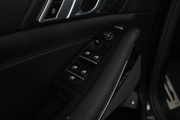 BMW X5 xDrive45e High Executive M-sport Full black Apple carplay