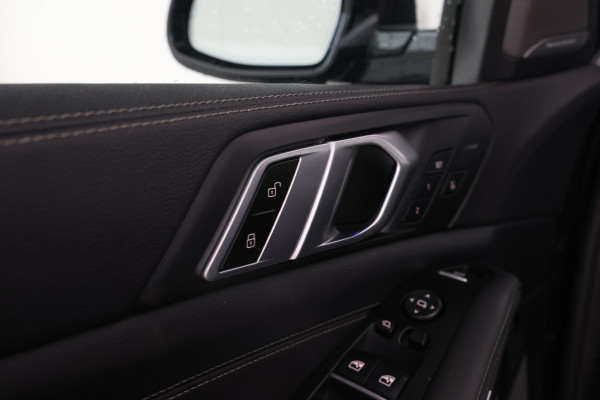 BMW X5 xDrive45e High Executive M-sport Full black Apple carplay