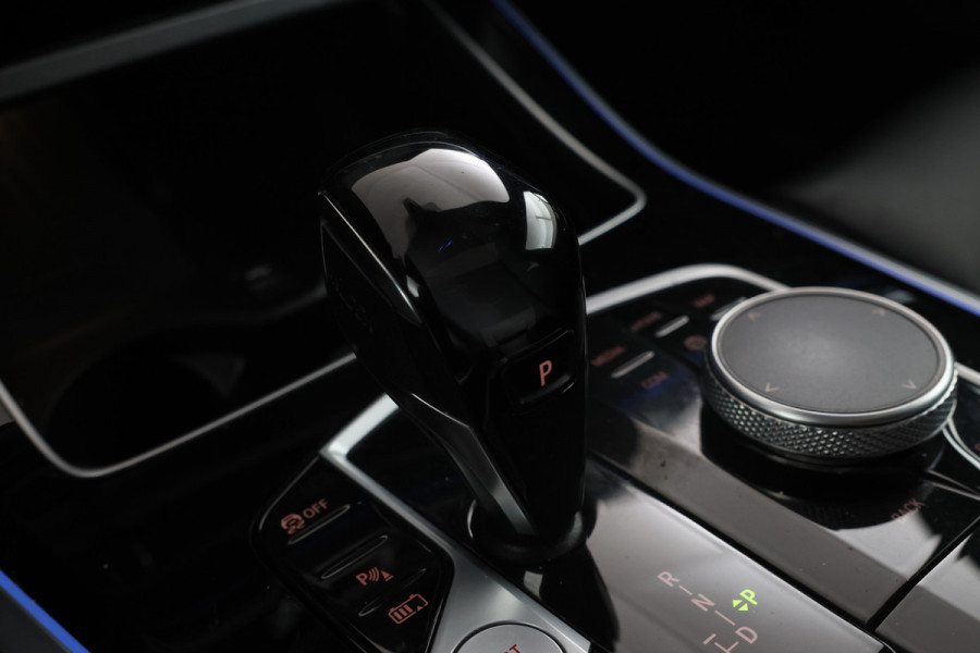 BMW X5 xDrive45e High Executive M-sport Full black Apple carplay