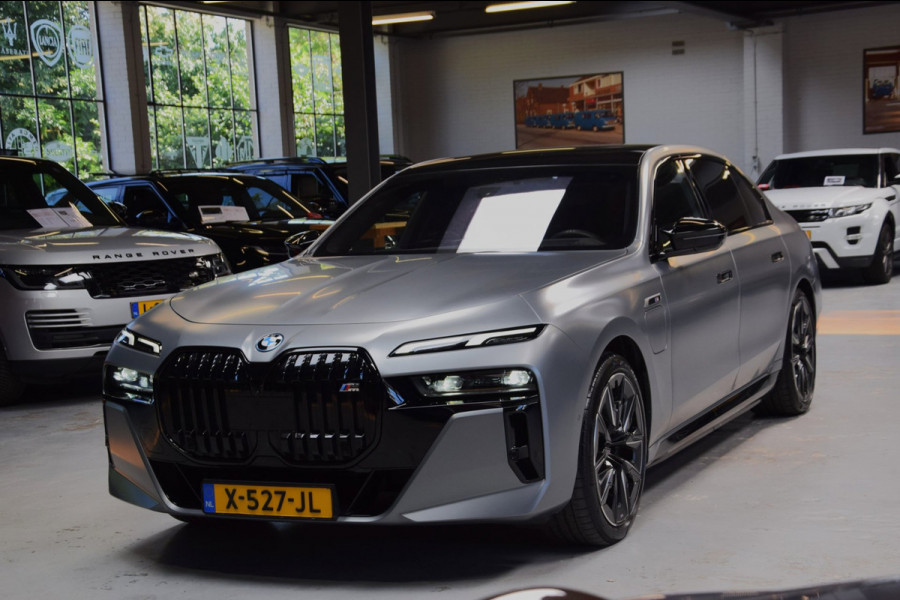 BMW 7 Serie M760e xDrive Navi|Massage|Theater Screen|Auto-Doors|Frozen Deep Grey|Nwp.180.000|BTW