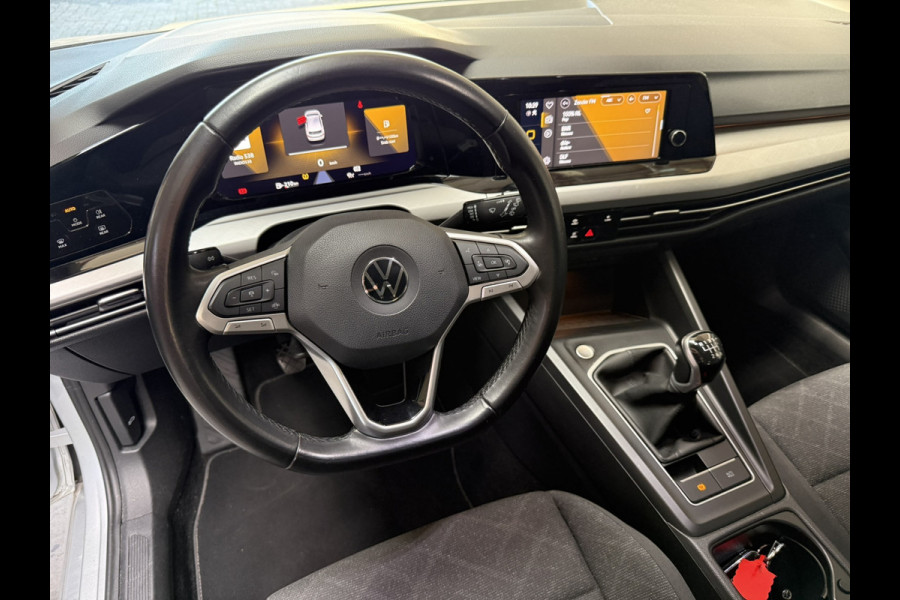Volkswagen Golf 1.0 TSI Life | NED AUTO | GETINTE RAMEN | ZWART LM | PDC |