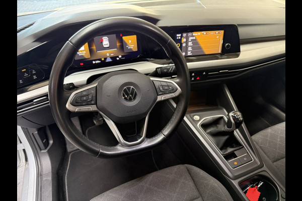Volkswagen Golf 1.0 TSI Life | NED AUTO | GETINTE RAMEN | ZWART LM | PDC |