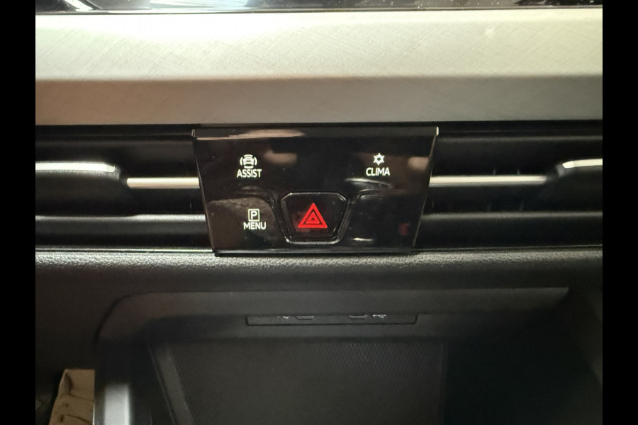 Volkswagen Golf 1.0 TSI Life | NED AUTO | GETINTE RAMEN | ZWART LM | PDC |