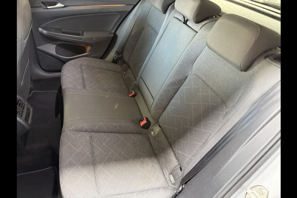 Volkswagen Golf 1.0 TSI Life | NED AUTO | GETINTE RAMEN | ZWART LM | PDC |