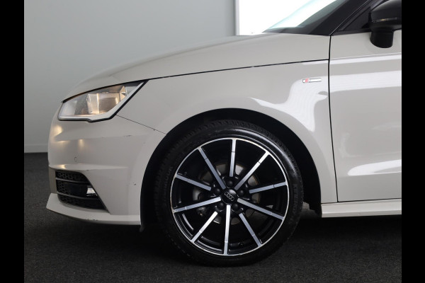 Audi A1 1.0 TFSI Adrenalin 95pk | Automaat | Panoramadak | Parkeerhulp V+A | Alarm | Privacy glas