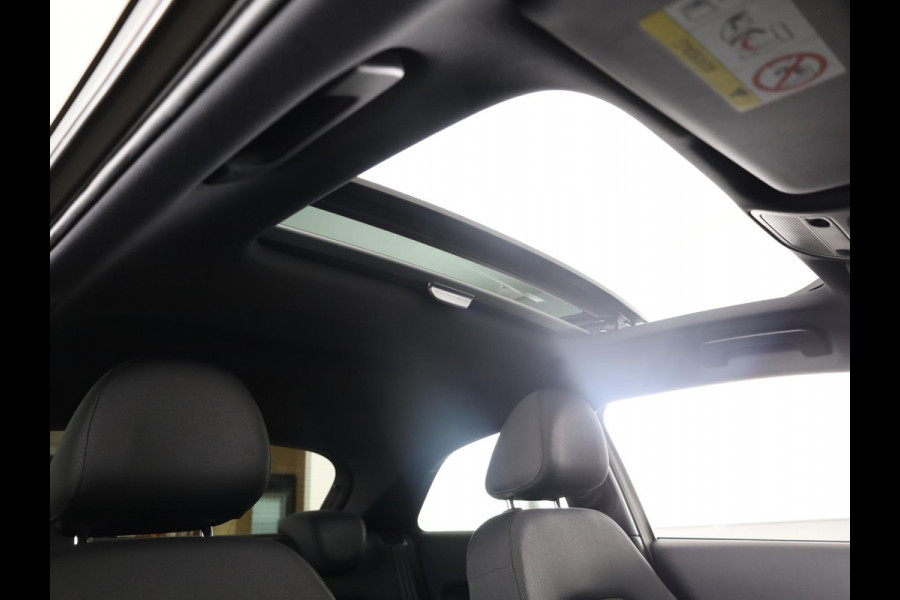 Audi A1 1.0 TFSI Adrenalin 95pk | Automaat | Panoramadak | Parkeerhulp V+A | Alarm | Privacy glas