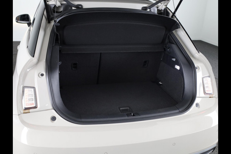 Audi A1 1.0 TFSI Adrenalin 95pk | Automaat | Panoramadak | Parkeerhulp V+A | Alarm | Privacy glas
