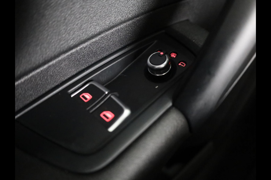 Audi A1 1.0 TFSI Adrenalin 95pk | Automaat | Panoramadak | Parkeerhulp V+A | Alarm | Privacy glas