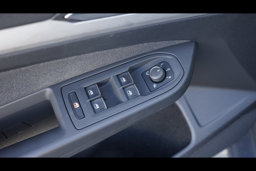 Volkswagen Golf VIII 8.5 1.5 eTSI AUTOMAAT|ACC|AMBIANCE|CARPLAY|FACELIFT|PDC